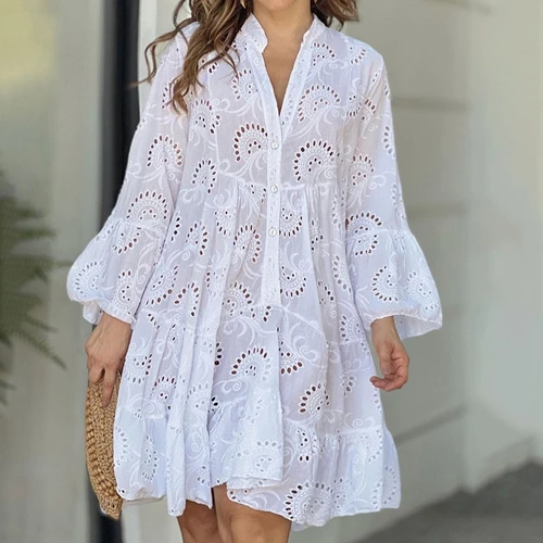 Elegante vestido Vintage de encaje liso para mujer, minivestido blanco holgado con cuello en V, estampado ahuecado, bordado, Sexy, para playa, Verano