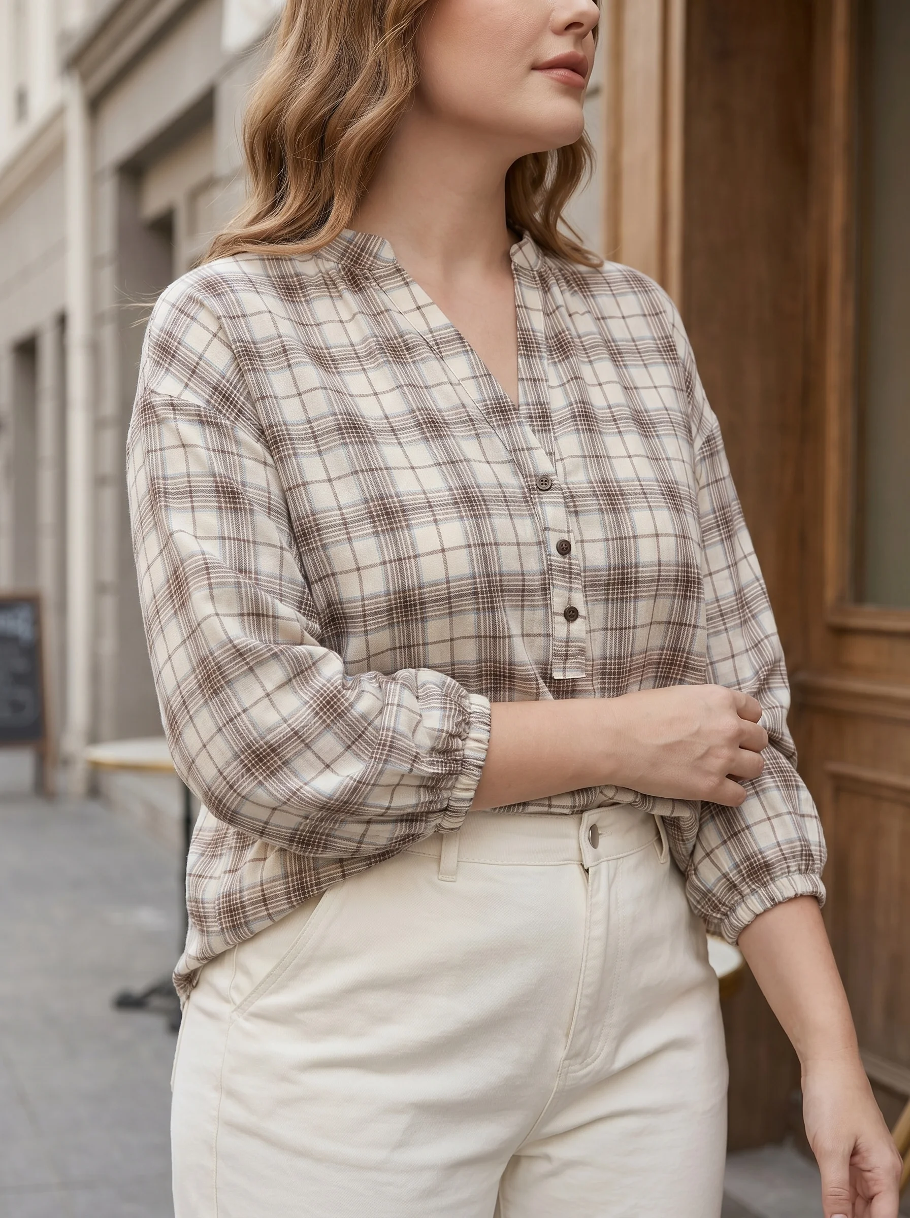 Gadinus Plus Size Damen-Bluse mit Karomuster, V-Ausschnitt, Henley-Langarmshirt, locker sitzendes Karohemd – Detail 6