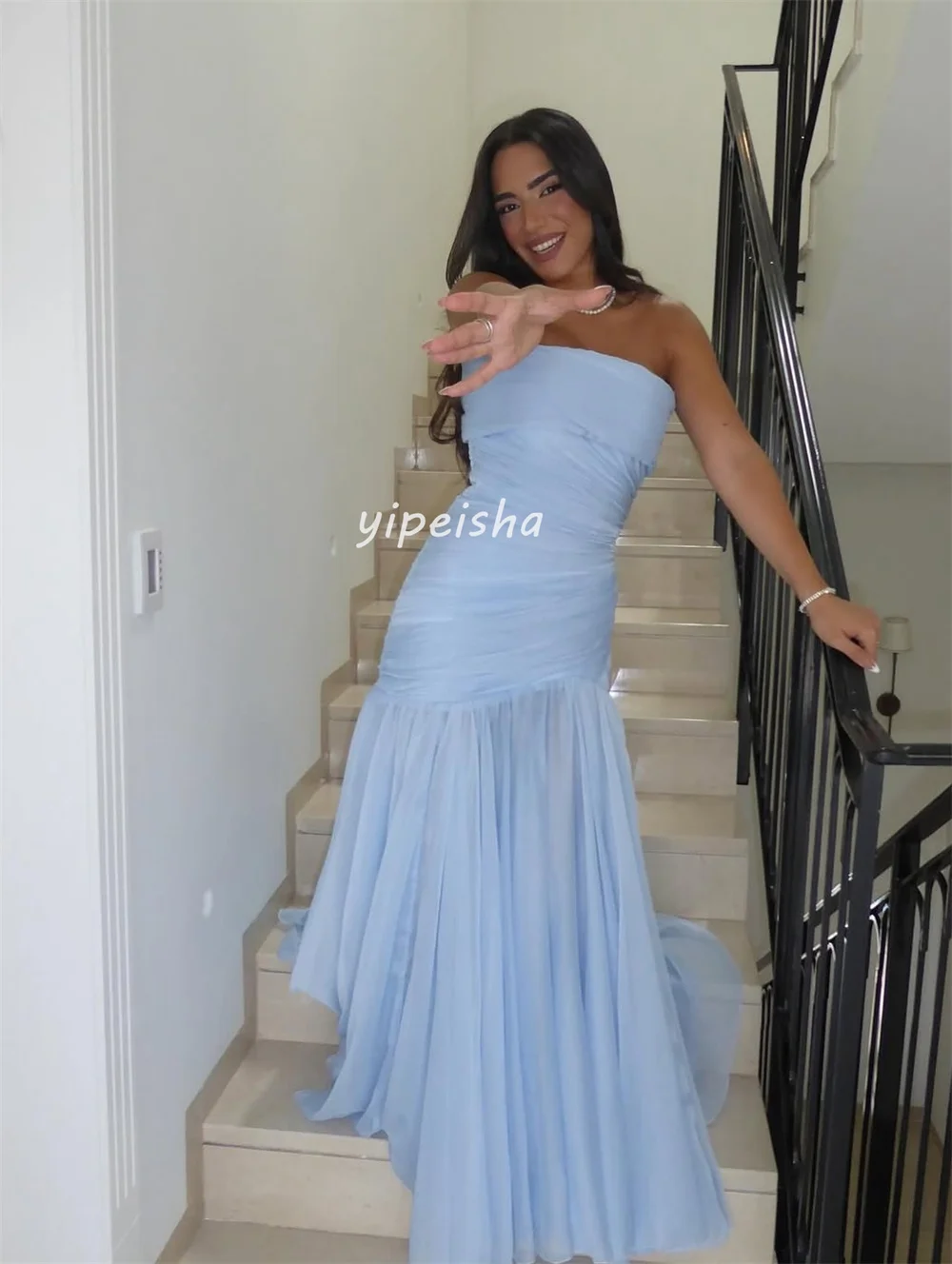 Taglie semplici personalizzate disponibili Abiti lunghi senza spalline a trapezio drappeggiati in chiffon con pieghe increspate Abiti da cerimonia su misura Casual Sexy