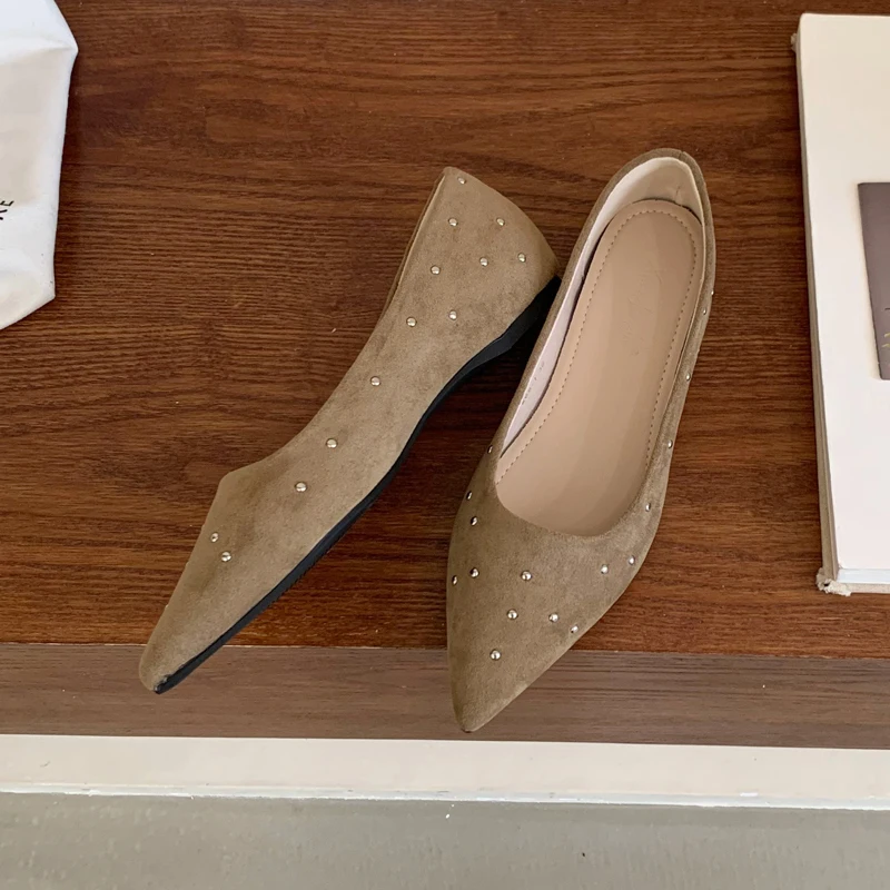 

Shoes Women Wedges Pump rivet pointed Toe low Heels Shoes Fashion Shallow Pumps luxury Slip on Slides Black brown apricot