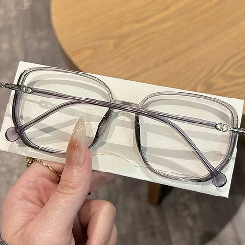 Imagen 2 del producto Gafas fotocromáticas de gran tamaño para miopía para mujer, lentes con letras D, montura brillante, gafas de sol con protección UV para exteriores