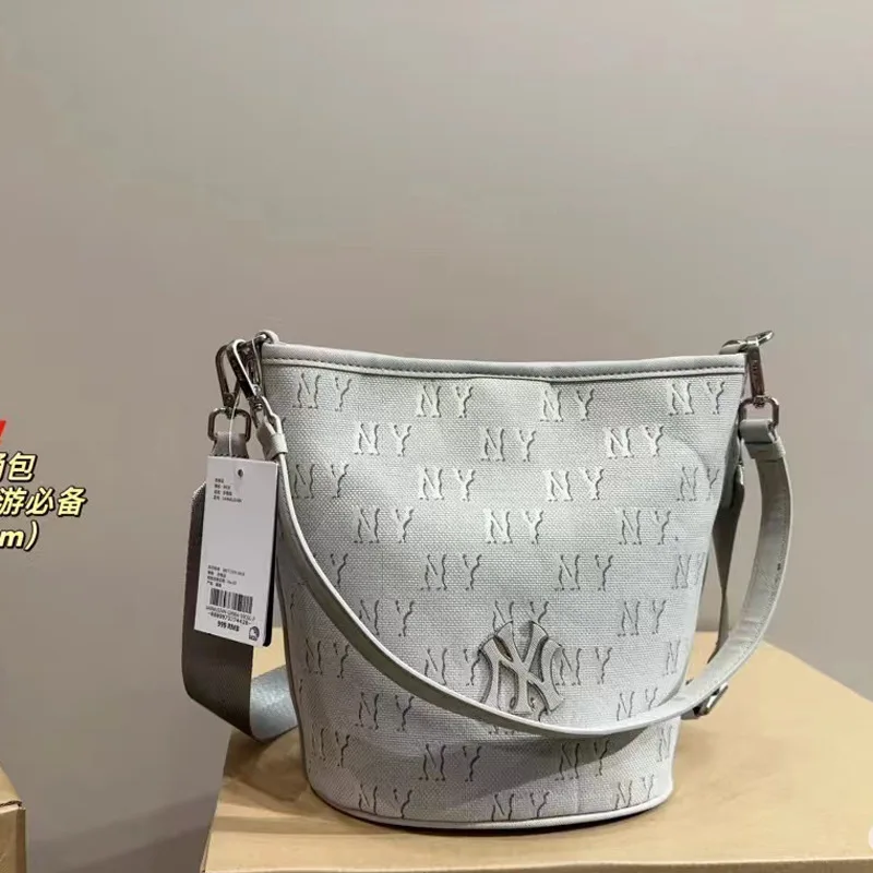

New Leather Label Bucket Bag NY Retro Full Print Single Shoulder Crossbody Bag Simple Fashion Commuter Women's Bag Trendy