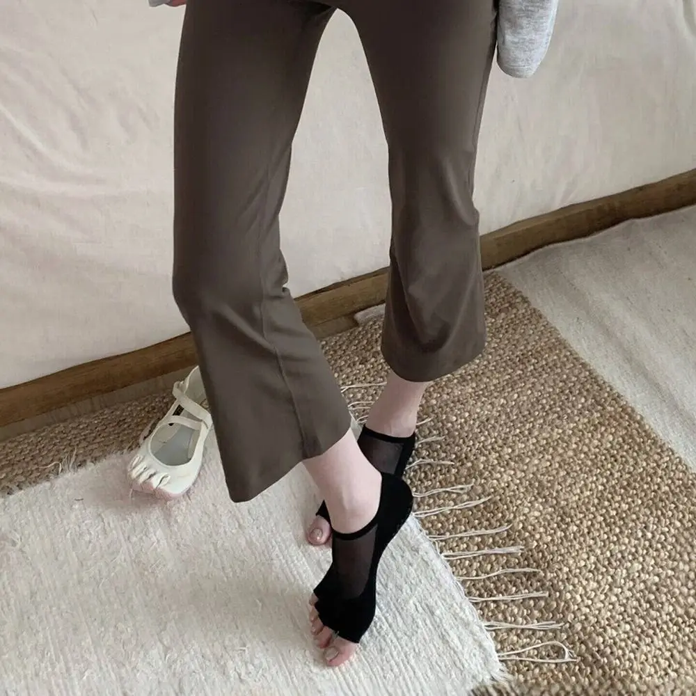 Non Slip Sole Yoga Socks Grip Socks Breathable Mesh Pilates Socks Split Toe Design High Quality Open Toe Socks Dance Performance