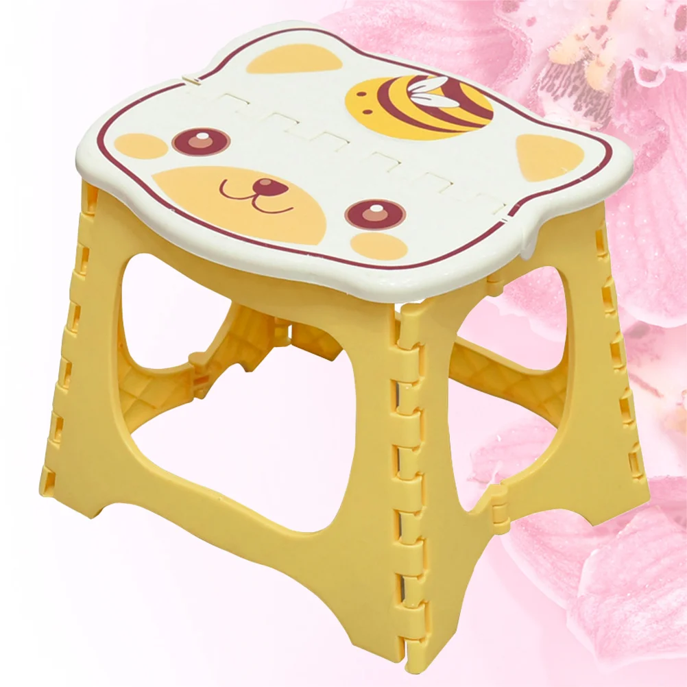 1Pc Plastic Folding Stool Outdoor Portable Fishing Stool Fishing Chair with Random Color Stool Foot (Yellow Face Cat Style)