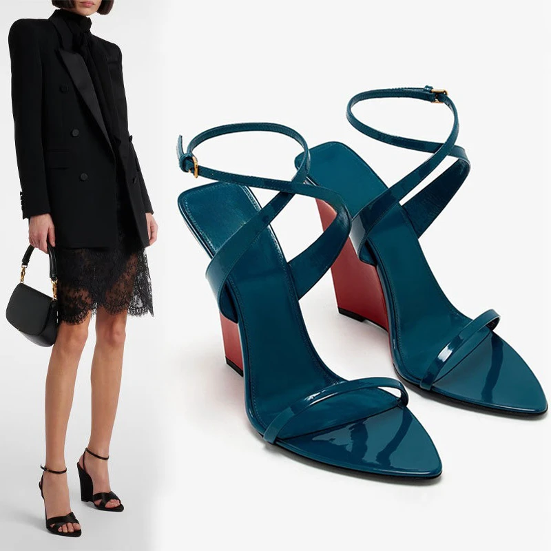 

Новые римские сандалии с острым носком и открытым носком на танкетке, цветные блокированные римские сандалии, пикантная женская обувь на высоком каблуке 11 см, модный показ, банкетная женская обувь 43