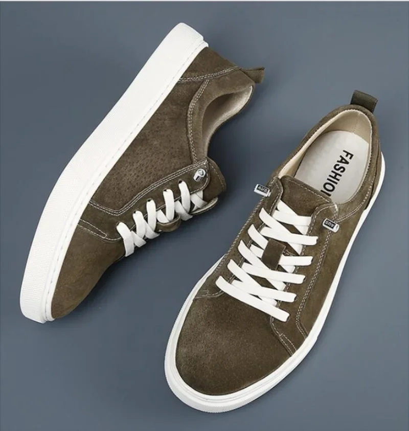 

2025: легкие мужские туфли на мягкой белой подошве, новые весенние повседневные мужские туфли для досок, кроссовки из натуральной кожи на толстой подошве