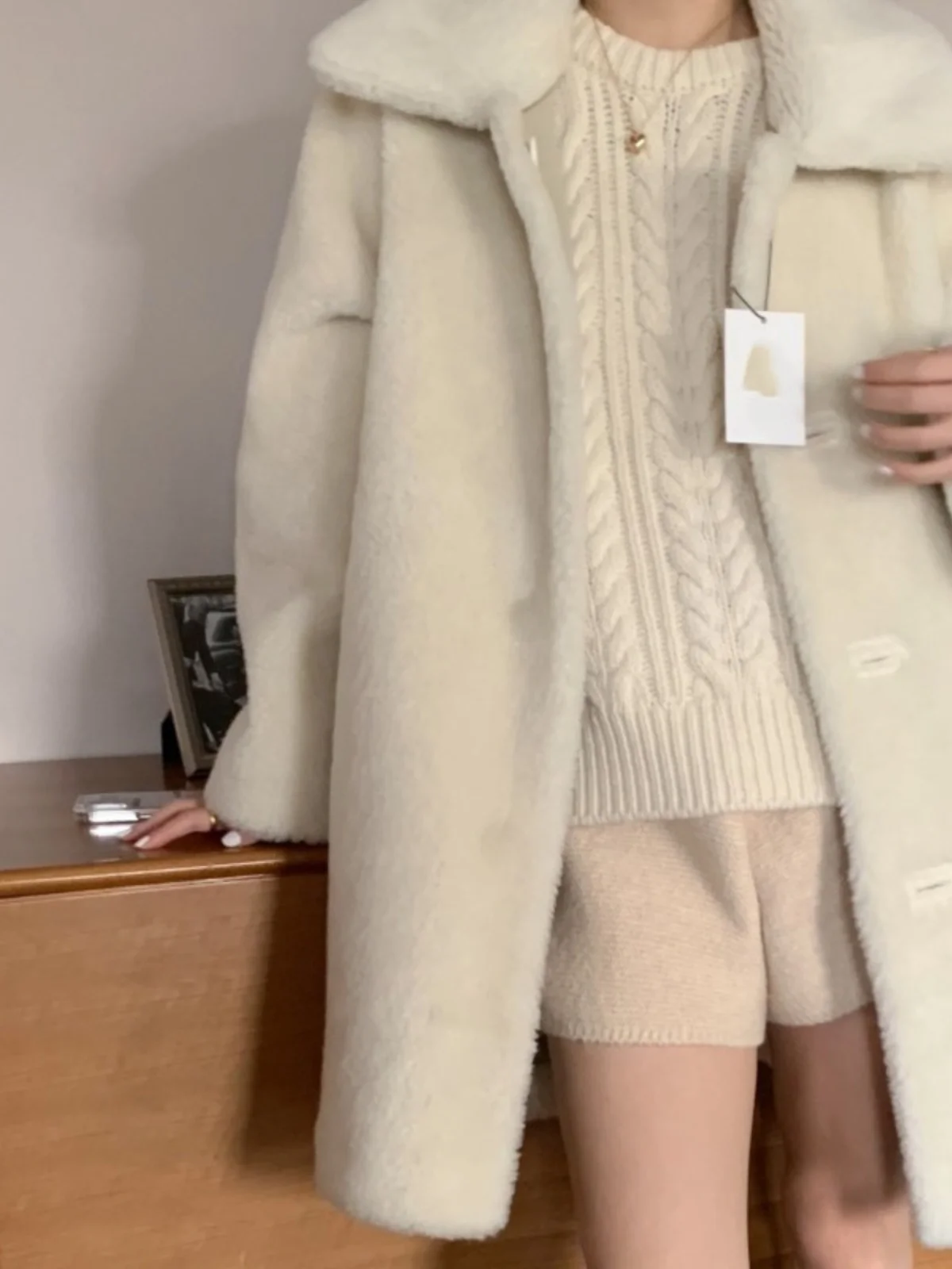 

Fashionable Korean Style Women's Mid-Length Jacket Double-Sided Wear Leather Fur Integrated Versatile Cotton Coat for Winter