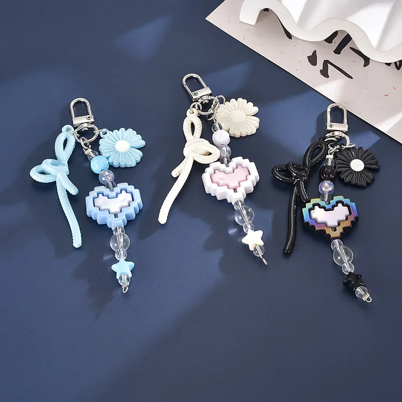 Pixel Heart Beaded Keychain Y2k Sweet Cool Acrylic Bow Daisy Charm Pendant For Bag Phone Decoration