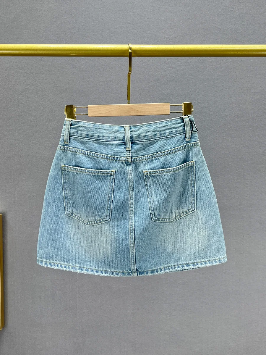 Mini jupe en jean bleu clair avec diamants pour femmes, taille haute, coupe couvertes, biscuits, style coréen, été, nouveau, 2024