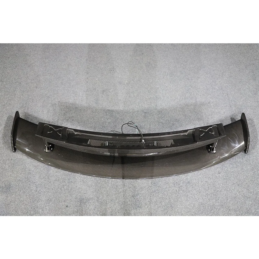 قطع غيار السيارات GTR نمط ألياف الكربون الجاف الخلفي سبويلر الجناح ل GT GTS طقم الجسم قطع غيار السيارات