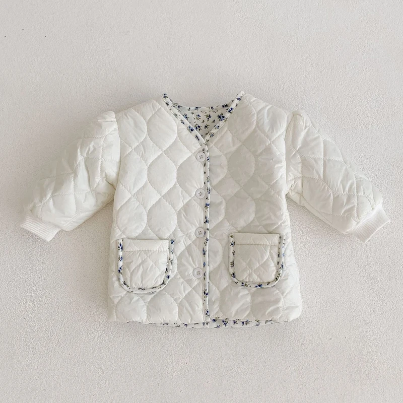 New autumn and winter clothing for infants aged 0-3, thickened long diamond grid jacket, exquisite temperament cardigan jacket