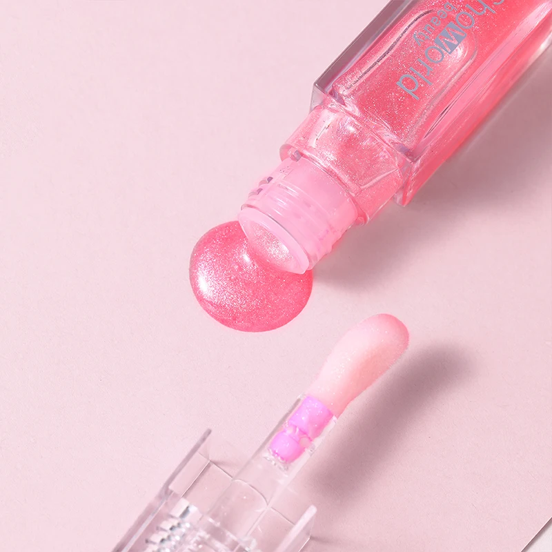 Peach-colored hydrating lip gloss, shiny oily lip gloss, and natural lip brightening product, used for beautifying the lips.