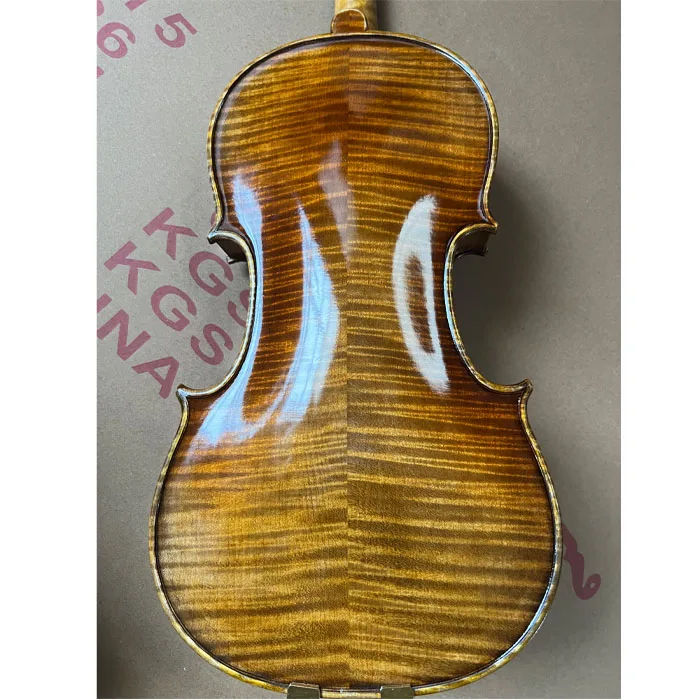 

Italian Handmade 4/4 Violin With Oil-Based Lacquer Good Tone Brazil Wood Bow