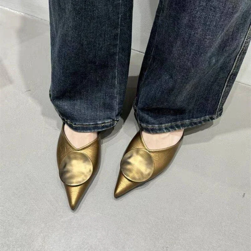 2025 Estate Nuovo design da donna Scarpe basse a punta retrò Moda comode scarpe Mueller vestono sandali con cinturino