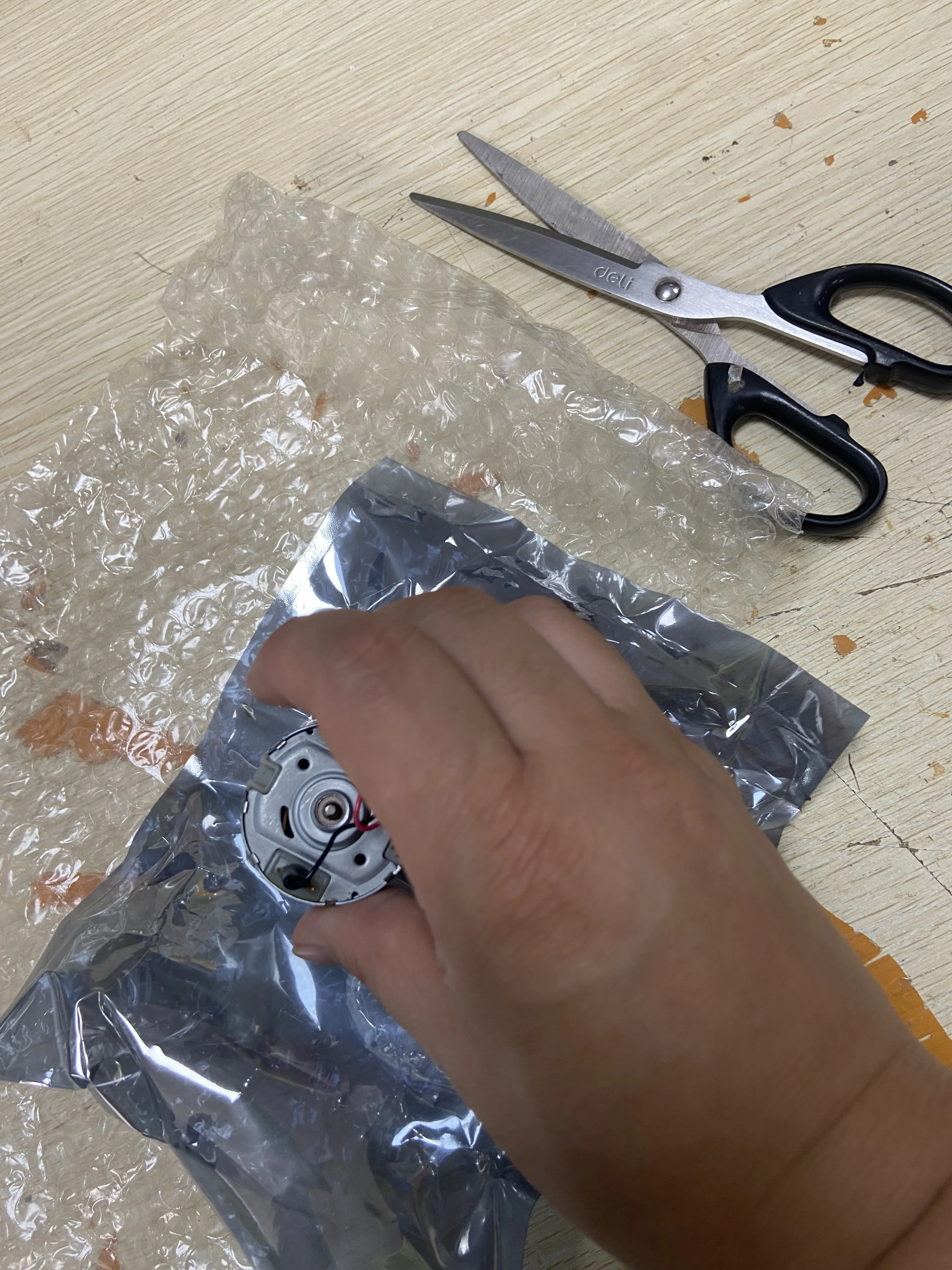 

Оригинальный новый двигатель каретки CQ890-67006 для HP DesignJet T120 T520 T730 T830 CQ890-60092 F9A30-67063 детали плоттера