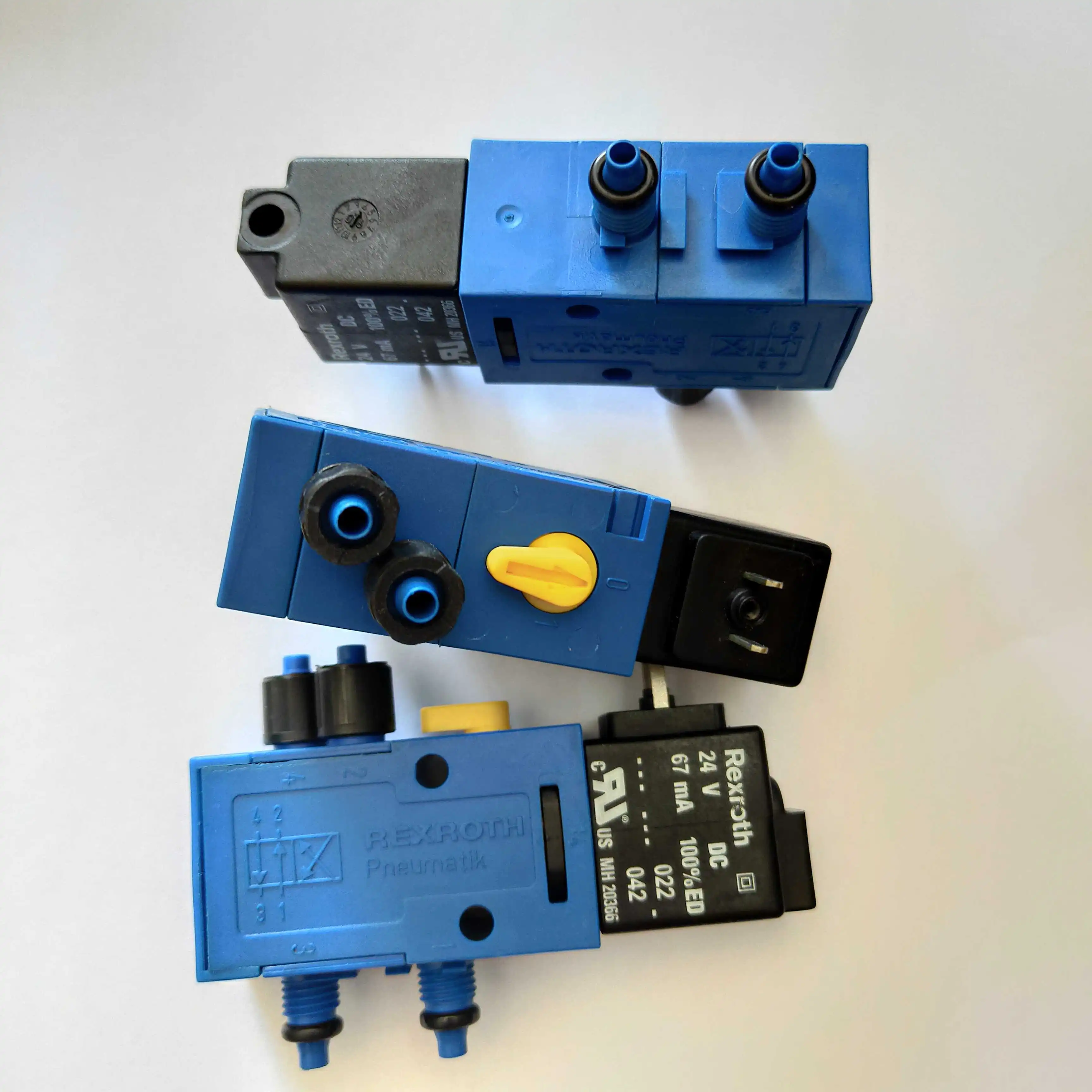 1pcs 100% Original Rexroth 572840 MH20366 24VDC Solenoid Valve