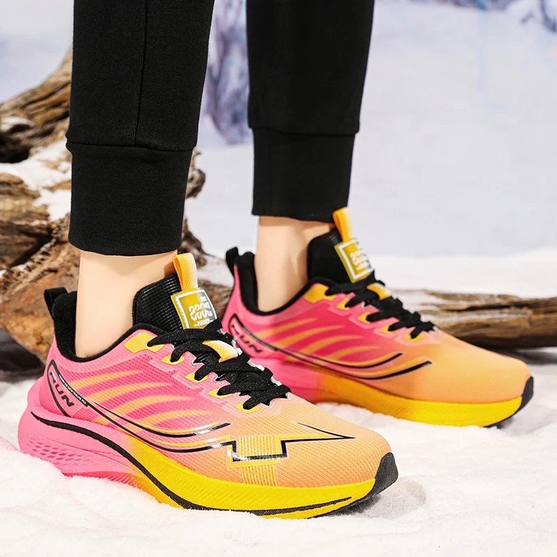 Männer Frauen lässig warme neue Plüsch Turnschuhe Winter Licht Outdoor Racing Baumwolle Laufschuhe Paar Carbon Platte Geschwindigkeit Sportschuhe