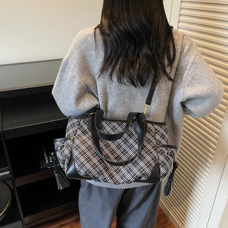 bolso-de-hombro-de-moda-para-mujer-y-elegantes-bolsos-de-panales-clasicos-para-el-dia-a-dia-bolso-tote-de-cuero-con-estilo