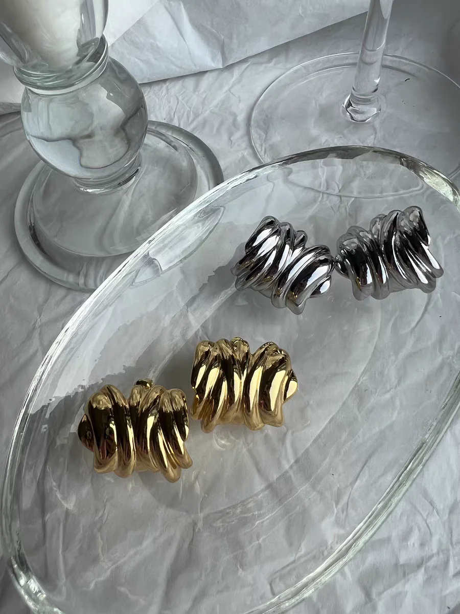Brass With 18K Line Twist Claw Hoop Earrings Women Jewelry Punk Party T Show Gown Runway Trendy  Korean Japan Israel INS
