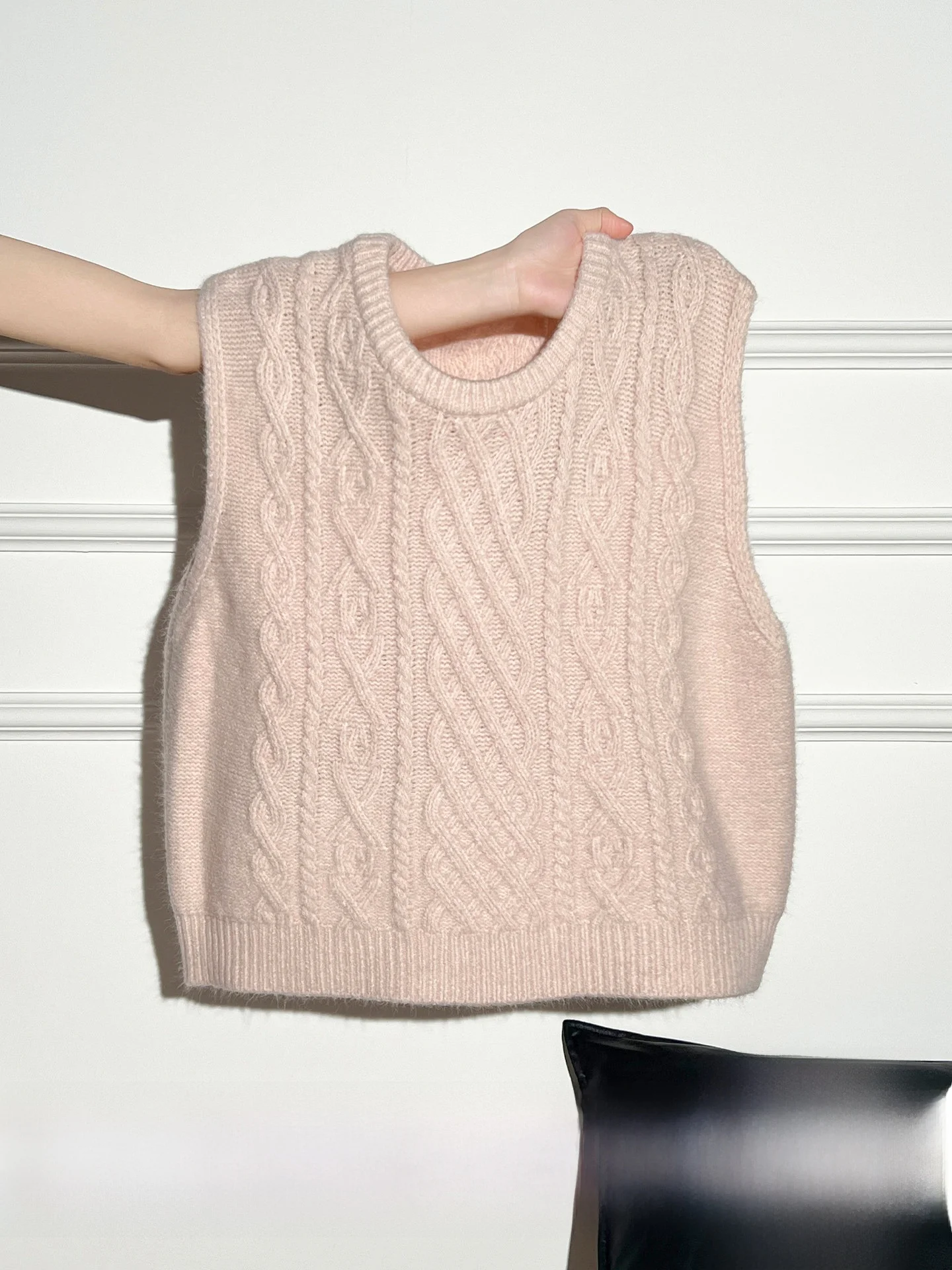 

Pink Knitted Vest Women's round Ne Svel Layering Top Spring 2026 New Arrival S Commute Sle Casual Faion