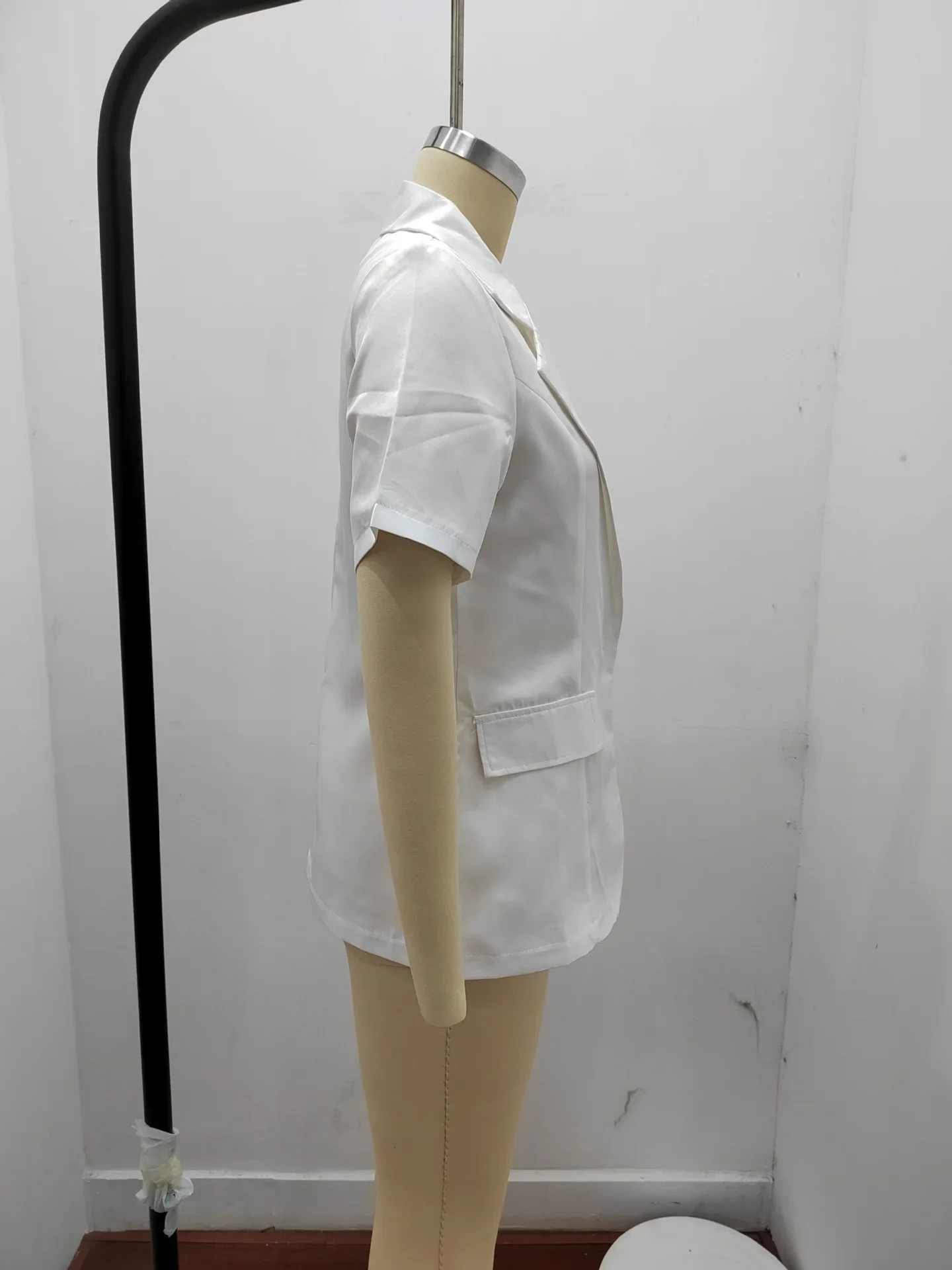 Sommer frauen temperament modische und locker sitzende kleine anzug Europäischen und Amerikanischen einfarbig anzug kragen kurzarm