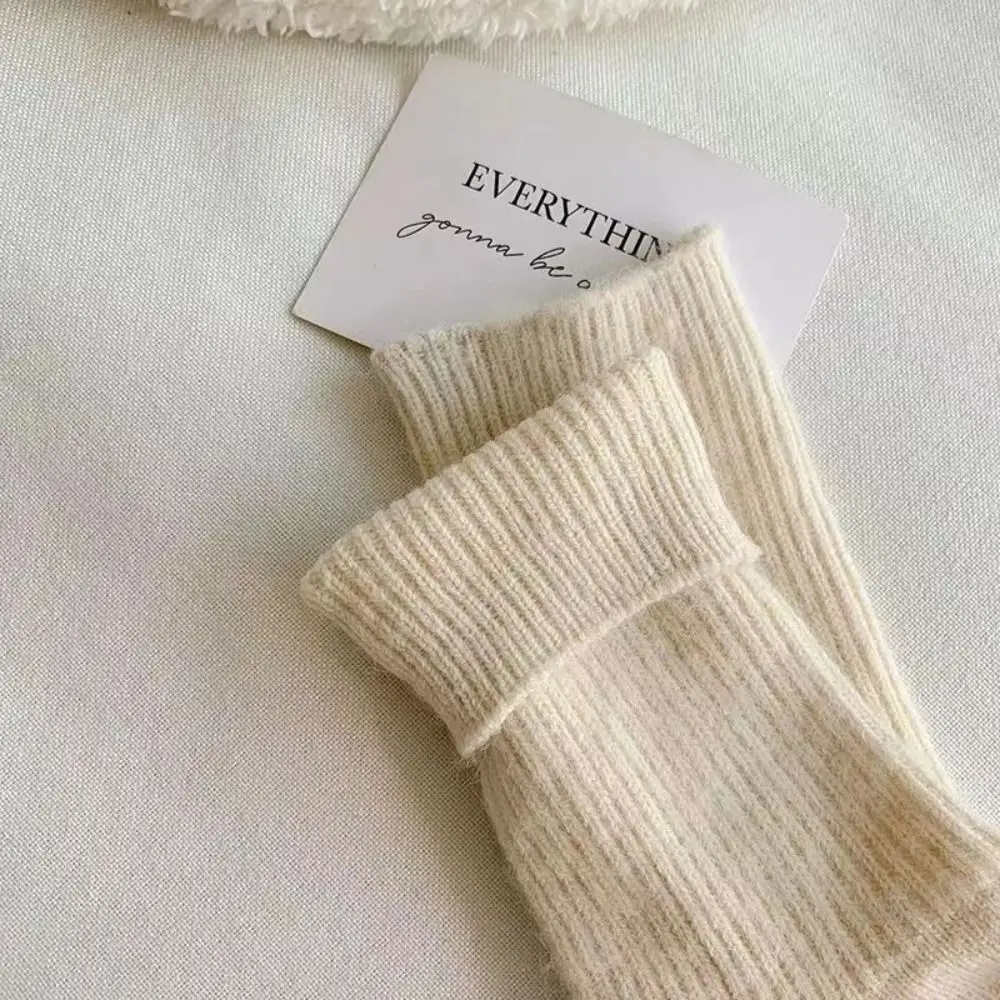 عارضة الكشمير غامض جوارب من الصوف. الحرارية بلون منتصف أنبوب الجوارب سميكة الشتاء الدافئة المخملية الجوارب للنساء