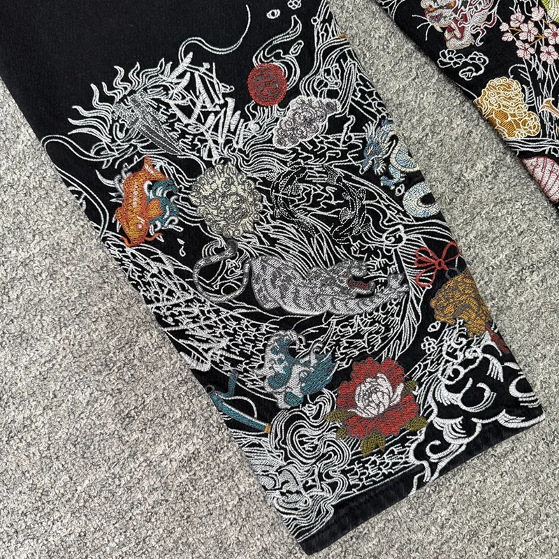 2026 New Arrival DERSCHUTZE Men's Casual Jeans Wide Leg Dragon Tiger Flower Embroidery Pattern Loose Cowboy Pants