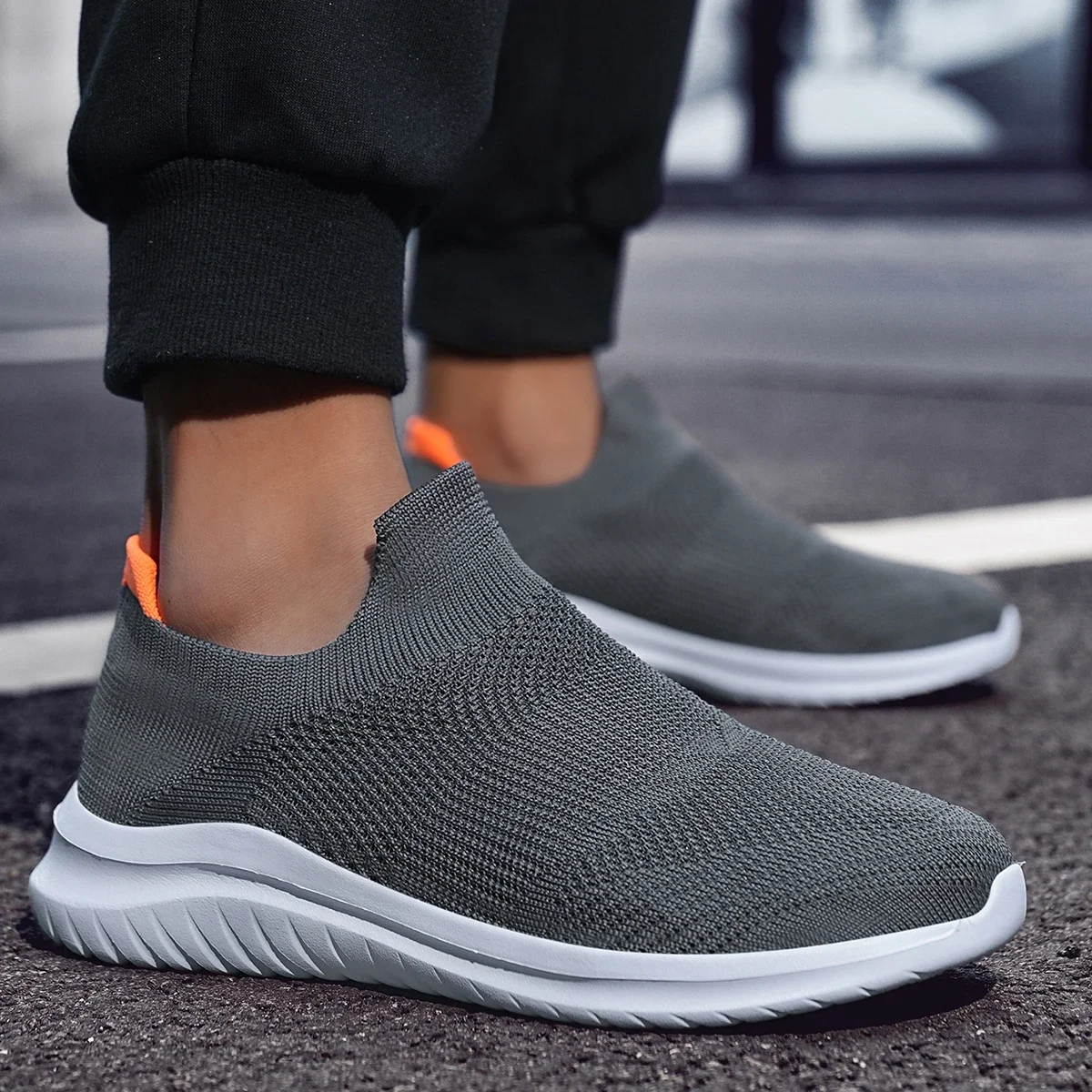 

Breathable Men Casual Shoes Lightweight Outdoor Male Walking Shoes Anti-slip Men's Sneakers Slip on Flats Vulcanized Shoes