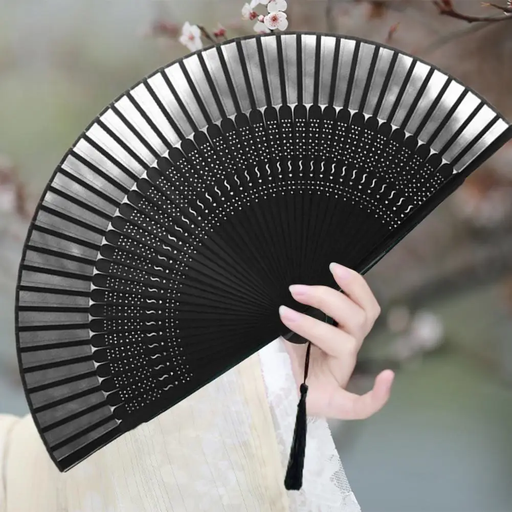 Black Bamboo Folding Fan Japanese Style Vintage Hand-Held Fan With Tassels Dance Music Festival Wedding Decoration ventilador