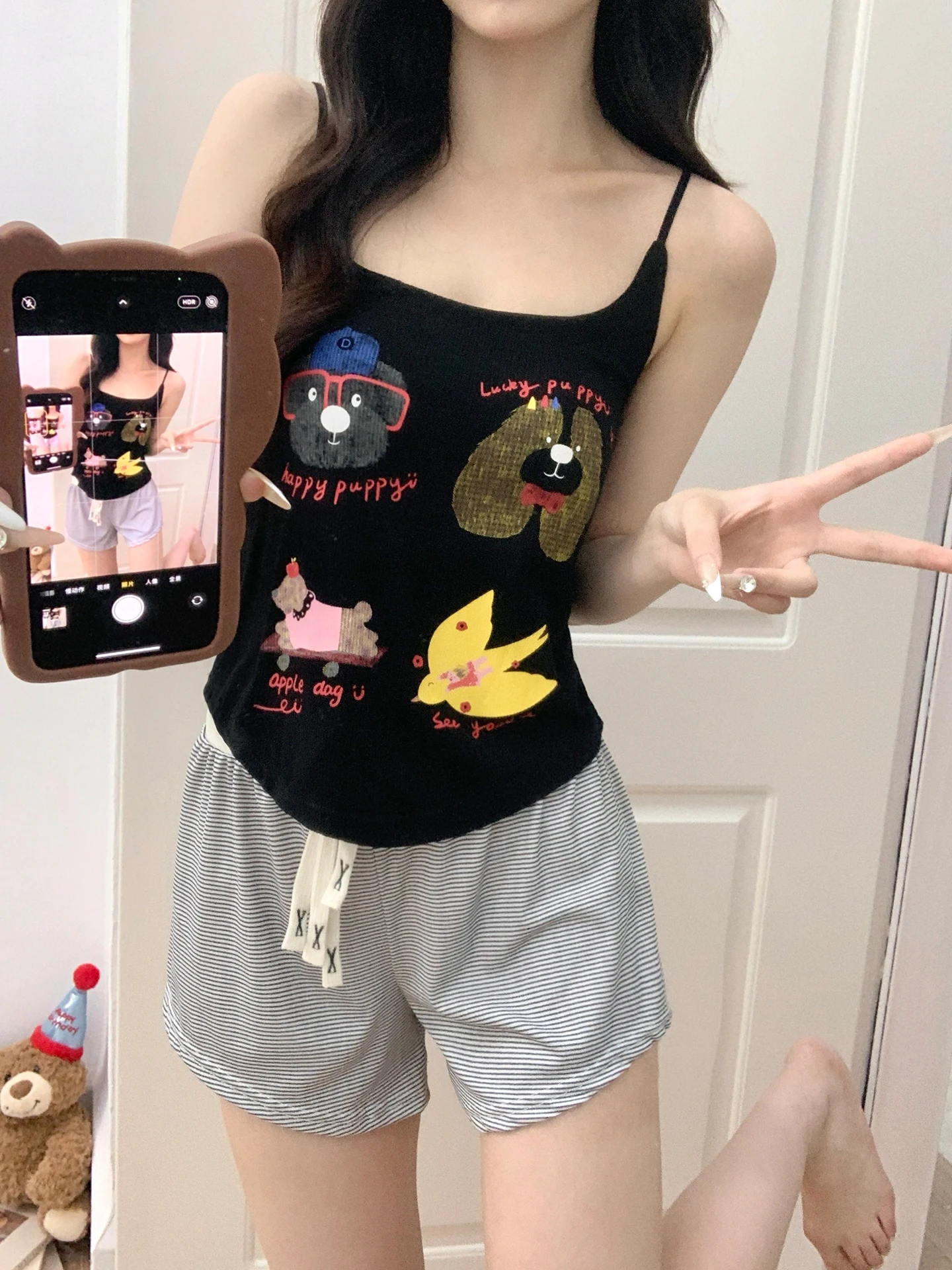 

Новинка лета 2025: Женский комплект для дома из модала – милая ночная сорочка на бретельках и шорты с нагрудными вкладышами для прохладного сна