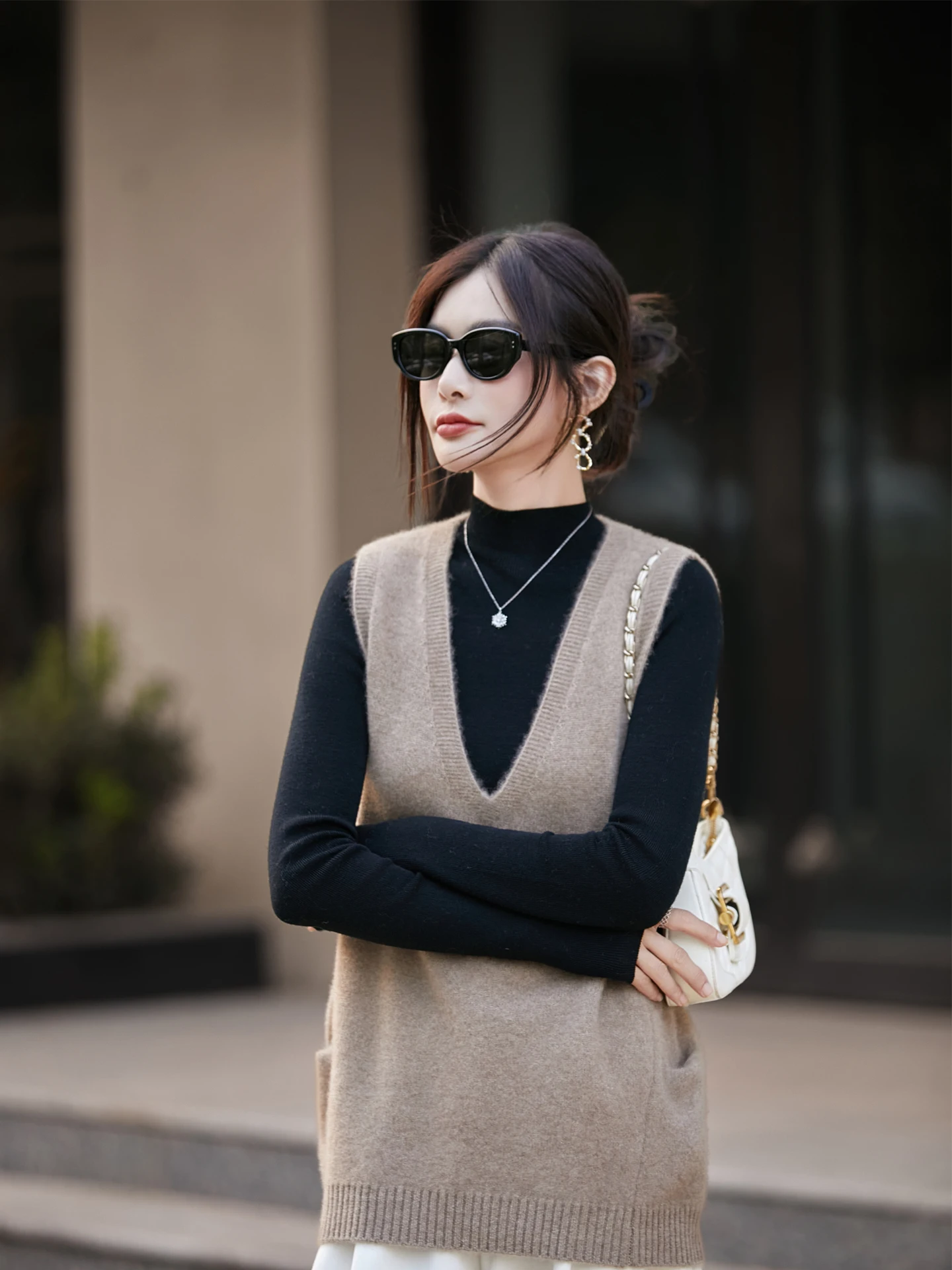 Spring Autumn Women V-neck Sleeveless Pullover Waistcoat 100% Merino Wool Sweater Soft Casual Pocket Loose Knitwear Fashion Top