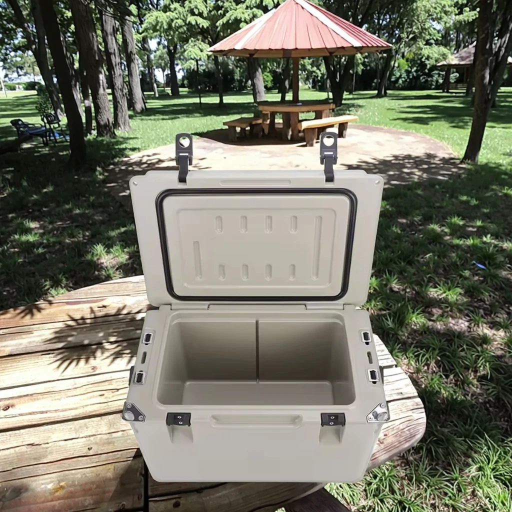 

New Design 35QT Durable Anti Slip Rubber Feet Portable Chest Rotomolded Cooler Box For Outdoor BBQ And Fishing Insulated Box