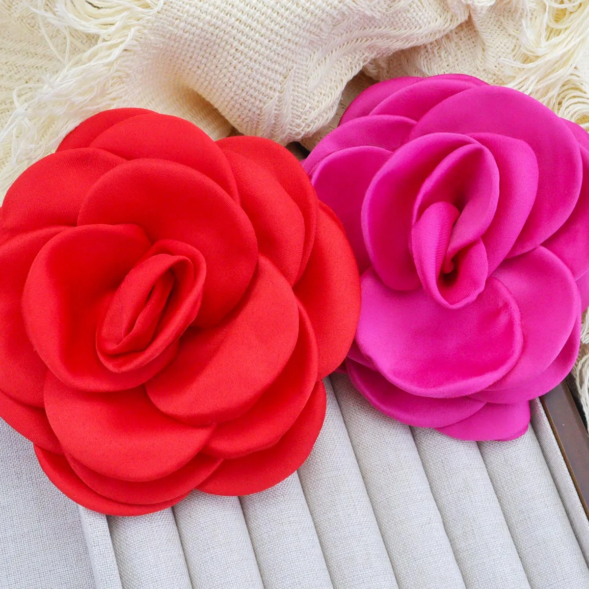 Advanced Solid Color Fabric Brooch Camellia Light Luxury Niche Party Party Couples Matching Color Clothing Accessories