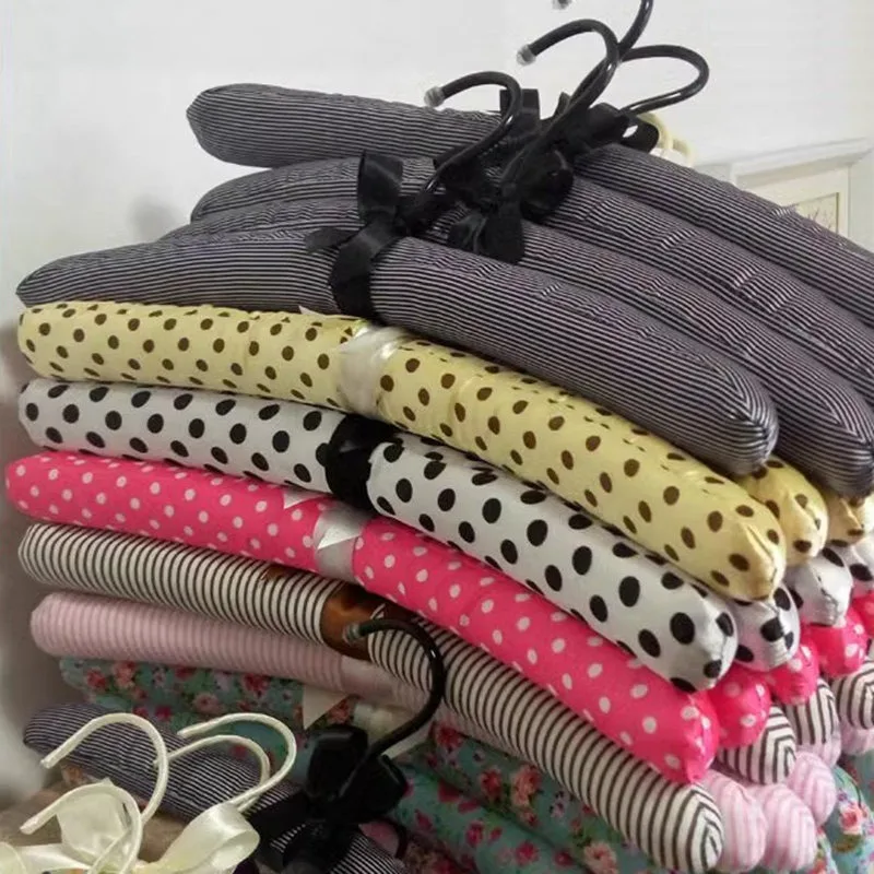 

5PCS Non-slip Sponge Padded Fabric Covered Hanger, Soft Cloth Wrapped Garment Hanger,No Trace Clothes Support for Home Hotel Use