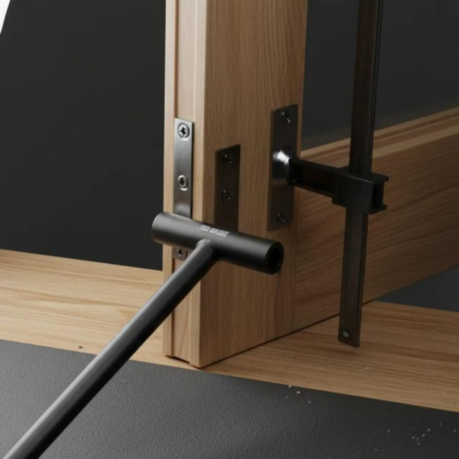 

Door Hinge Adjustment Tool Carbon Steel Hinge Adjustment Tool Time & Effort Saving Non-Slip Grip for Locksmiths