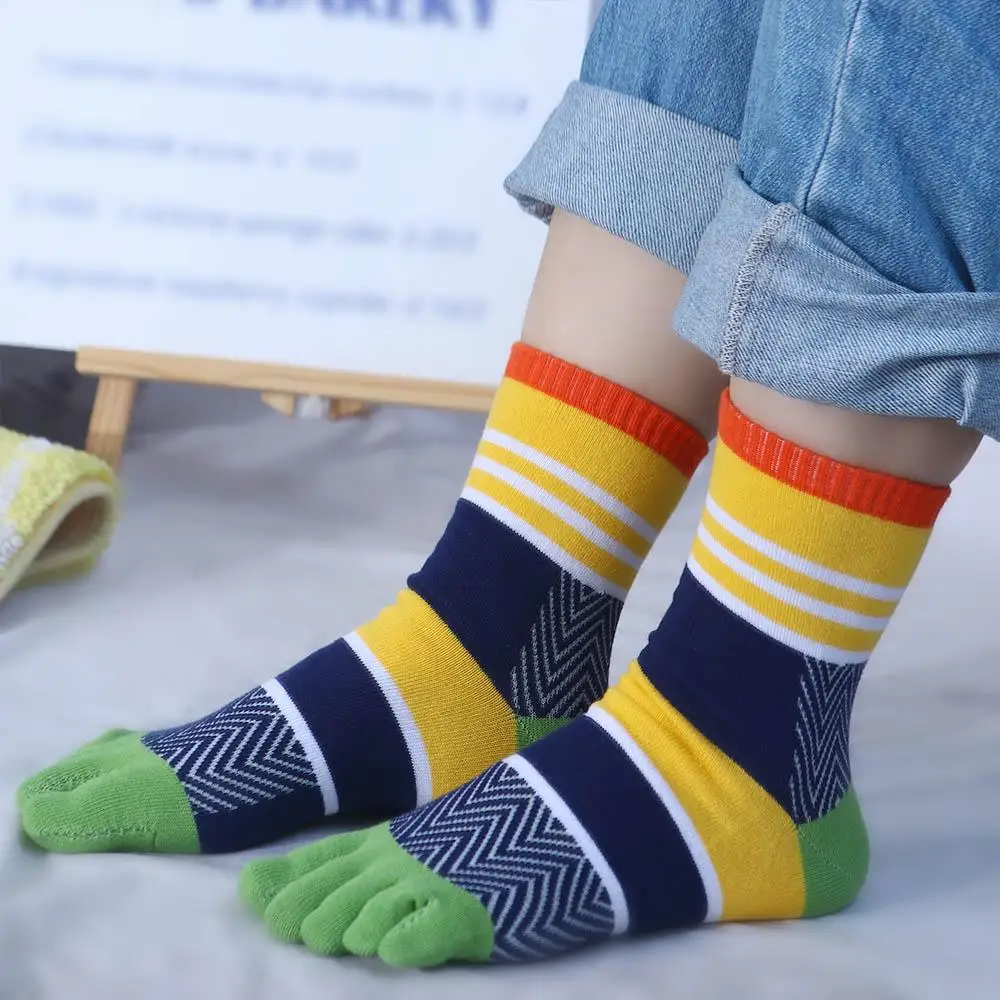 

Soft Breathable Trendy Long Tube Thick Patchwork Color Five Finger Socks Cotton Man Socks Middle Tube Hosiery