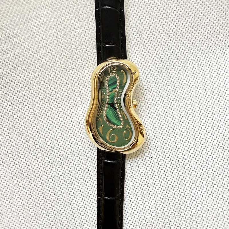 Zegarek 2026 w unikalnym kształcie karabińczyka, styl Y2K, vintage, kwarcowy, wodoszczelny do 30M, rzymska tarcza, skórzany pasek, unisex, prezent, skręcony zegarek na rękę.