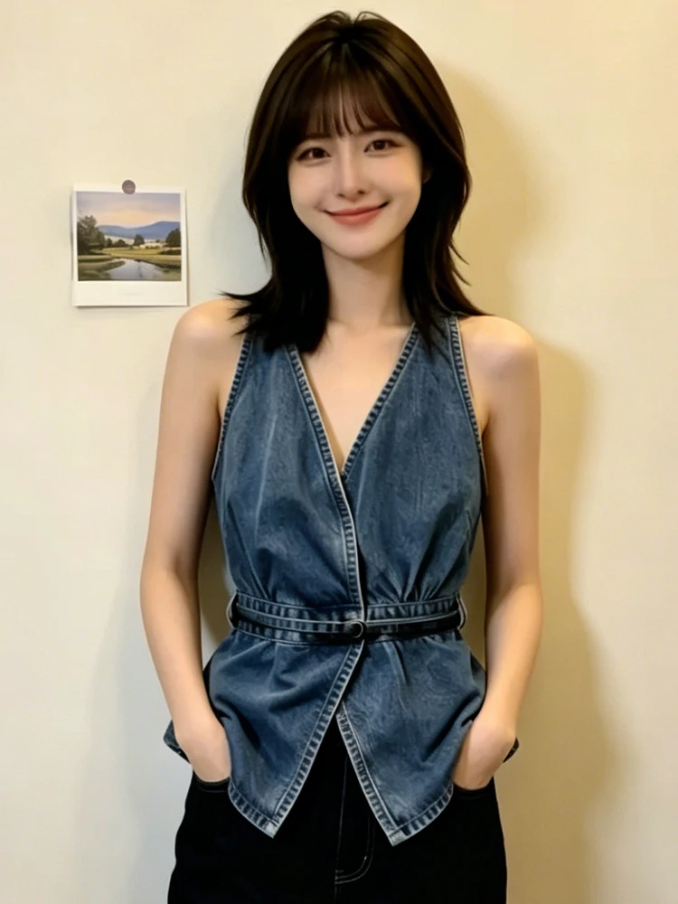 Blue Denim Vest Women's Fashionable Sleeveless Top Breathable V-Neck Casual Wear for Summer 2026 Trendy City Commute