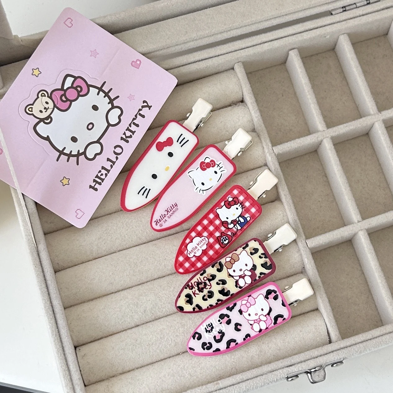 1/2Pcs Kawaii Sweet Sanrio Hello Kitty Spinka do włosów Cartoon Wszechstronna grzywka Spinka do włosów Modny klips boczny Modne akcesoria do włosów Prezenty