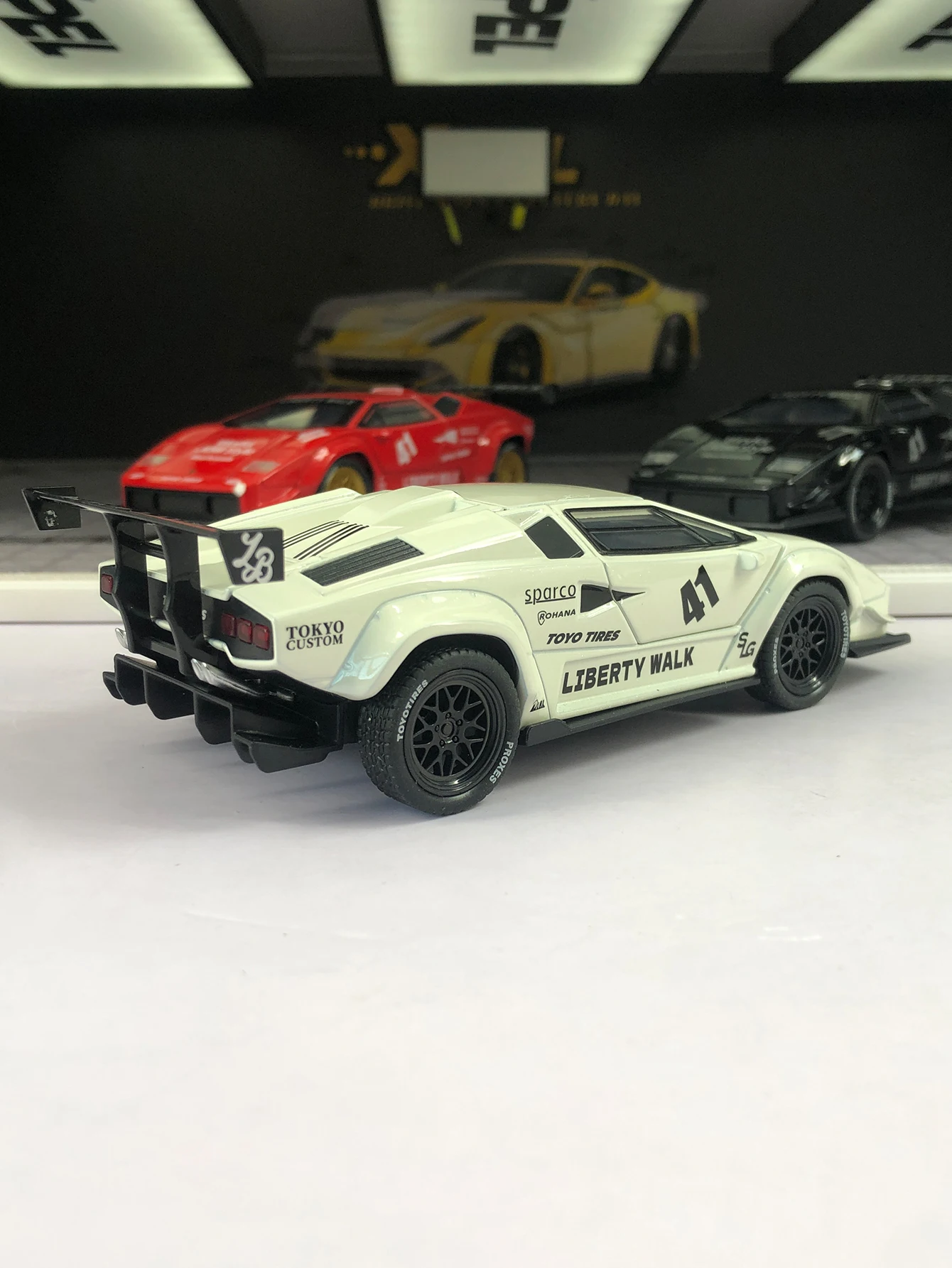 1:32 시뮬레이션 아연 합금 스포츠카 모델, 정적 장식품, 금속 수집용 선물 자동차