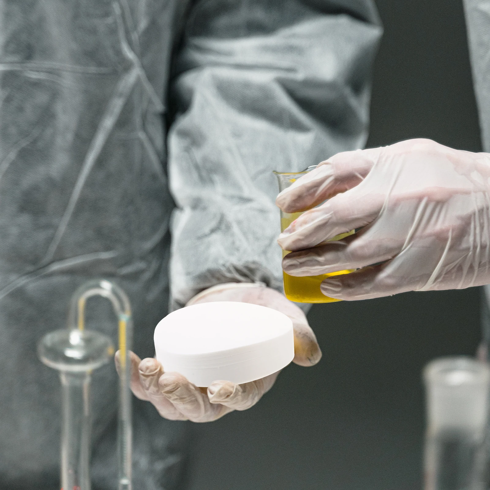 100 pcs 7Cm Diameter Medium Flow Rate Qualitative Filter Paper For Chemistry Lab Experiment Discs Filtration Teaching Equipment