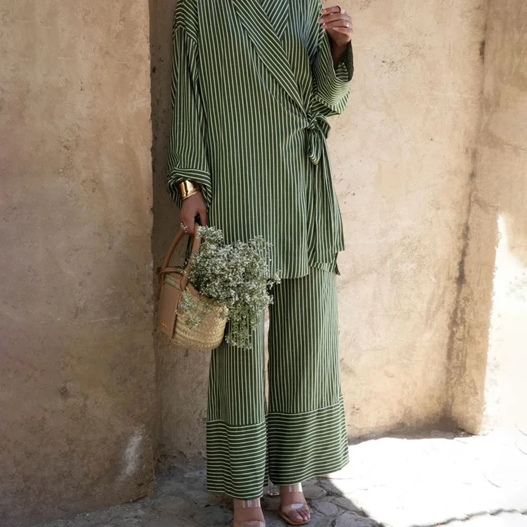 レディースカジュアルストライプ長袖トップス＆ワイドレッグパンツのツーピースセット、秋のファッショナブルなVネックロングパンツセット