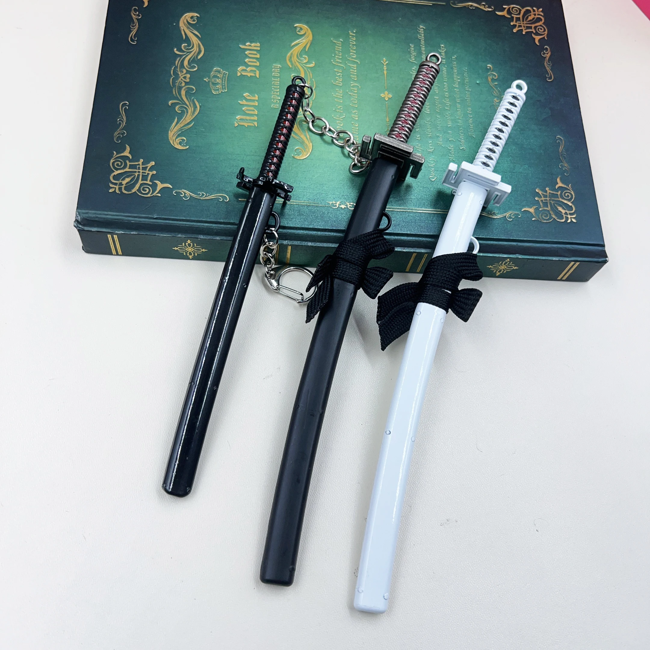 Llavero de doble espada Tensa Zangetsu de 15cm, periféricos de Anime, lejía: sangre de mil años, decoración de modelo de Metal Kurosaki Ichigo