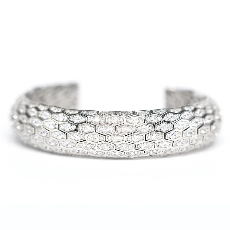 

Bellux 925 Silver Synthetic Zircon Full Diamond Bracelet Classic Fashion Style Elastic Serpentine Opening Bangle