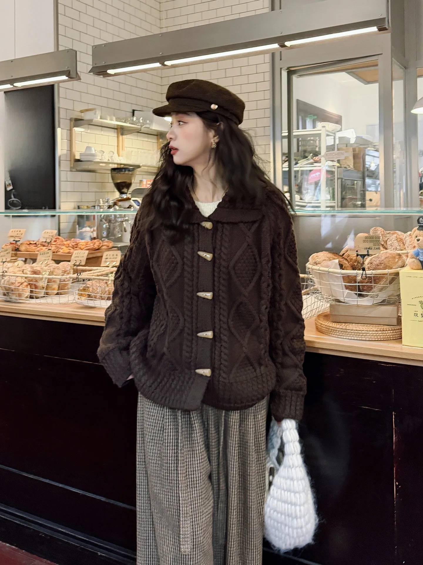 

Thiened Knitted Sweater Coat Retro College Sle Diamond Pattern Texture Turn-down Collar Buttoned Cardigan for Women