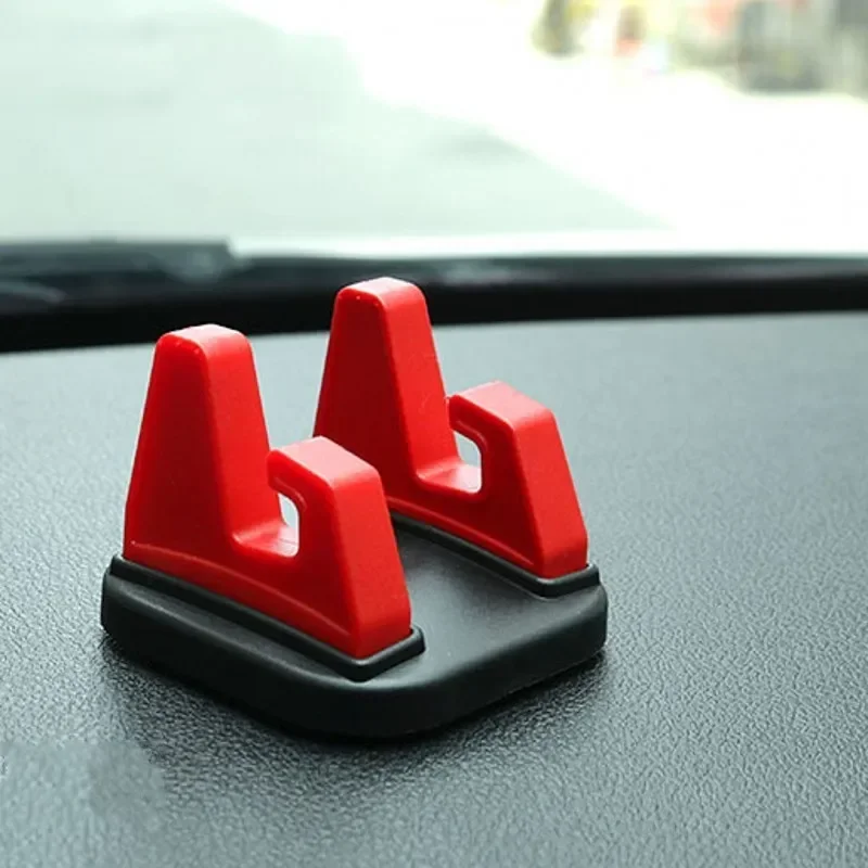 Mini Silicone Car Phone Holder Mount 360 Rotatable Phones GPS Support Stick To Dashboard Cell Phone Bracket Stable Holder in Car