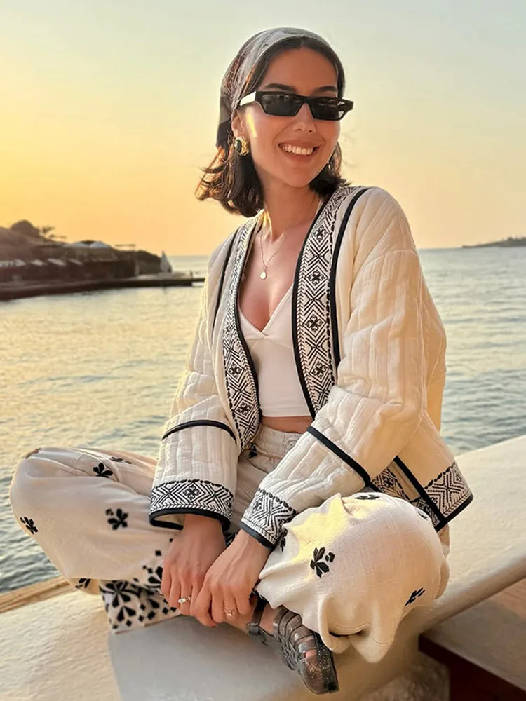 

Jacquard White Short Cotton Jacket Women Casual Chic V-neck Bottonless Pocket Loose Coat Lady Autumn Daily Commuting Streetwear