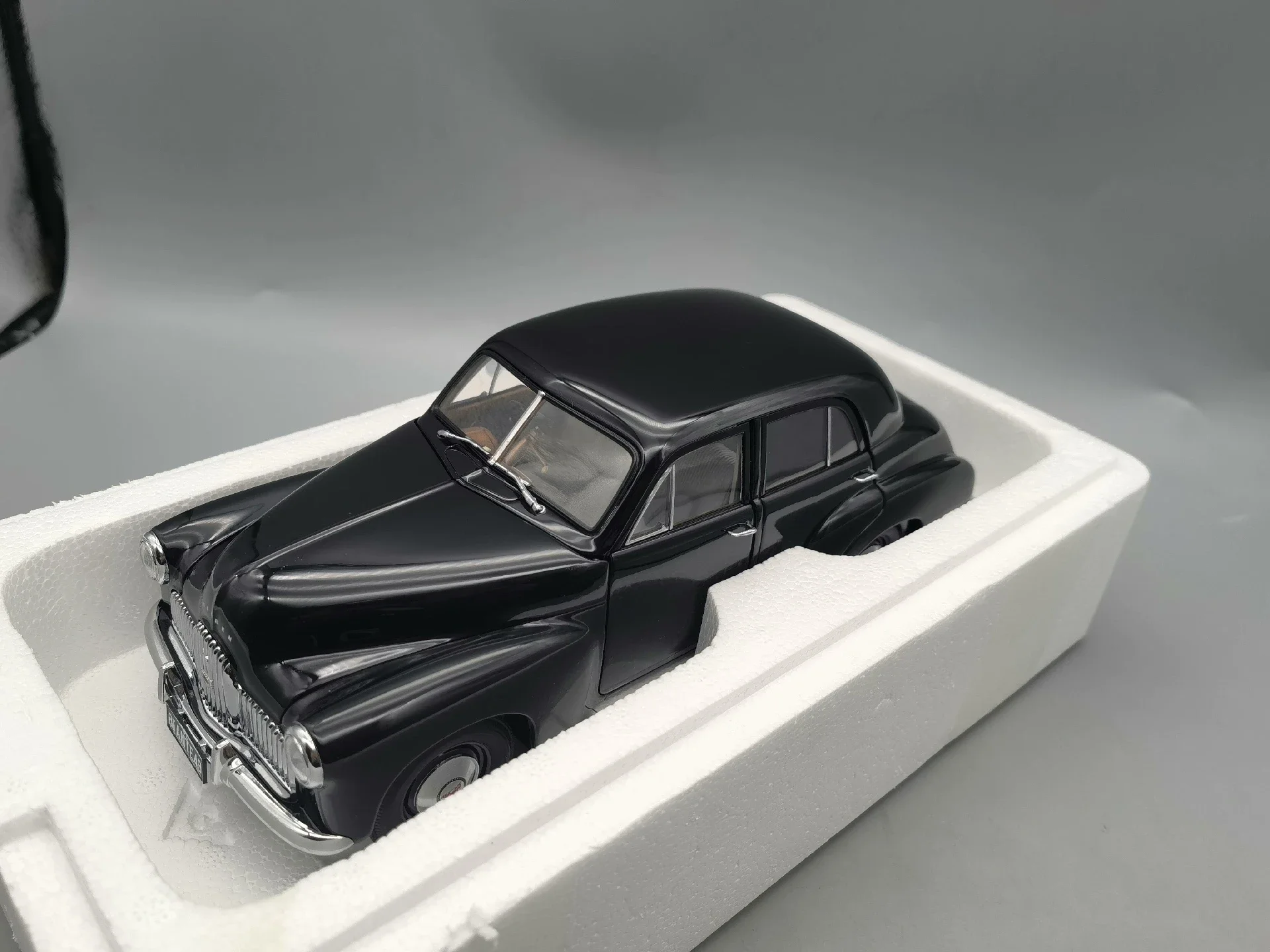 

Autoart 1:18 HOLDEN 48-215 Черная коллекционная модель автомобиля с открывающимися элементами, лимитированная серия, цельнометаллическая, статическая, игрушка-подарок