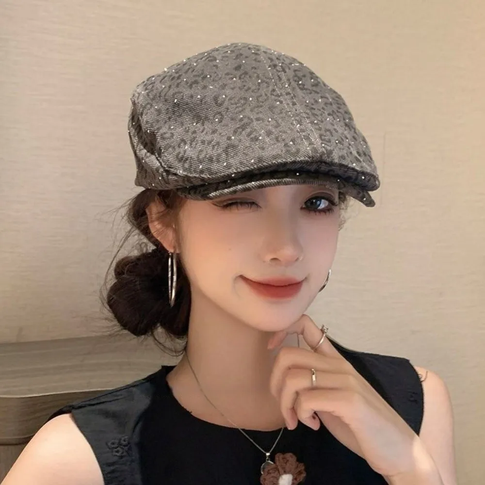 

Casual Rhinestone Leopard Print Beret Y2k Classic Forward Hat Versatile American Style Leopard Newsboy Cap Outdoor