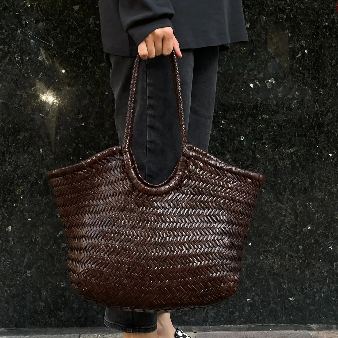 

Top Grain Leather Handwoven Vegetable Basket Women's Fashion Shopping Bag Large Capacity Shoulder Bag Luxury Design Tote Bag